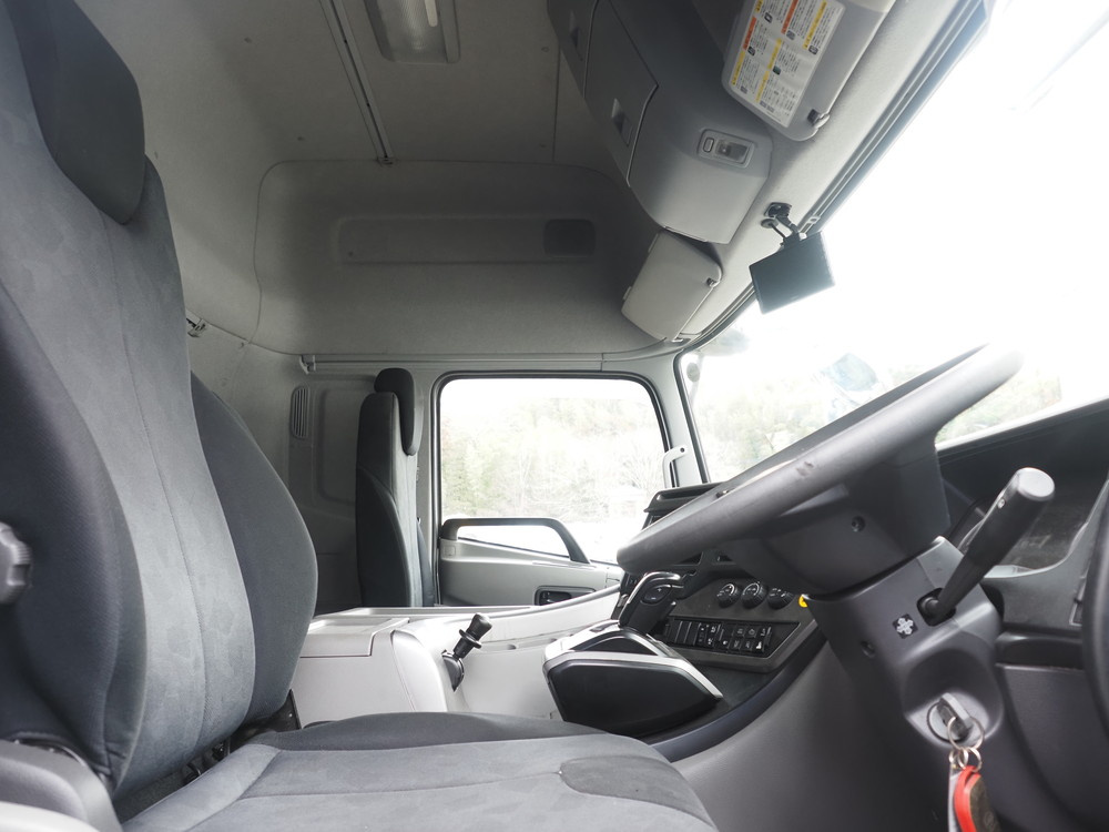 UDトラックス クオン ウイング車 大型 2PG-CG5CA 年式 R1[写真35]