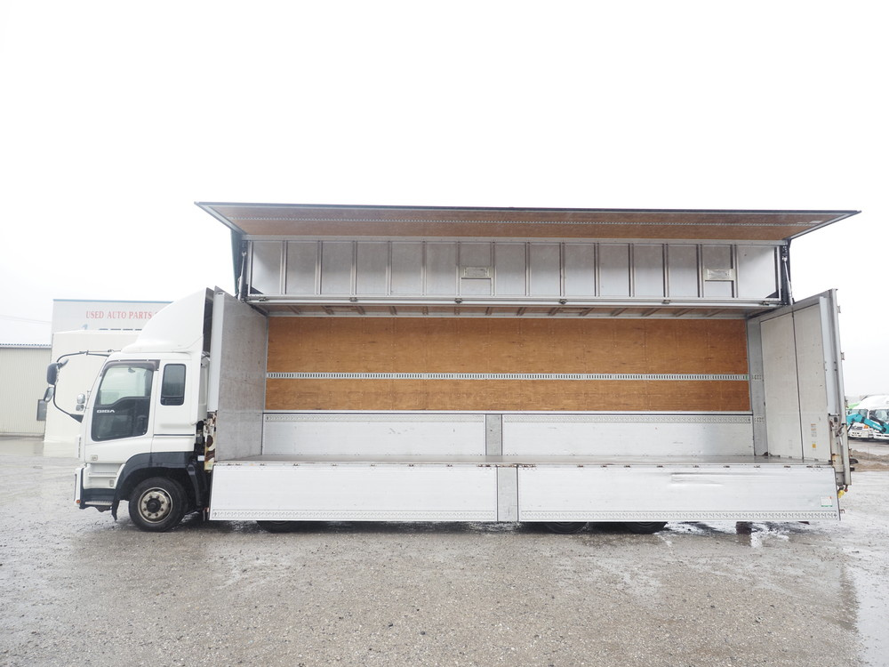 いすゞ ギガ ウイング車 大型 QKG-CYJ77A 年式 H28[写真12]