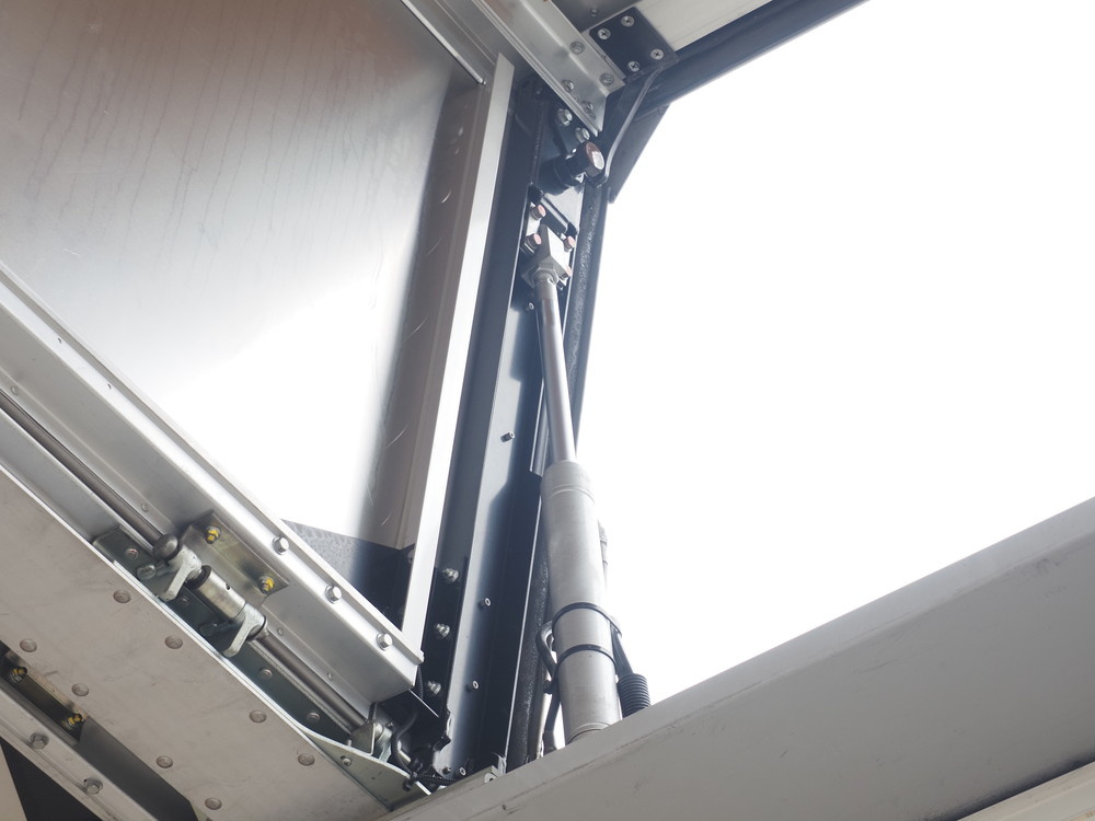 いすゞ ギガ ウイング車 大型 QKG-CYJ77A 年式 H28[写真14]