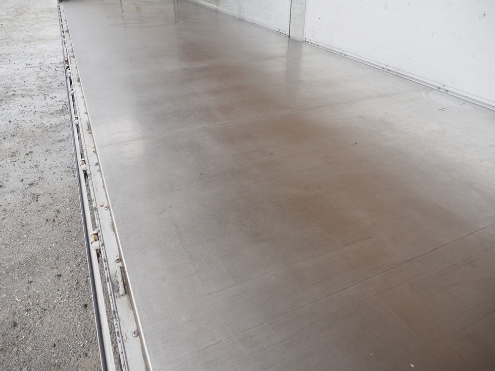 いすゞ ギガ ウイング車 大型 QKG-CYJ77A 年式 H28[写真18]