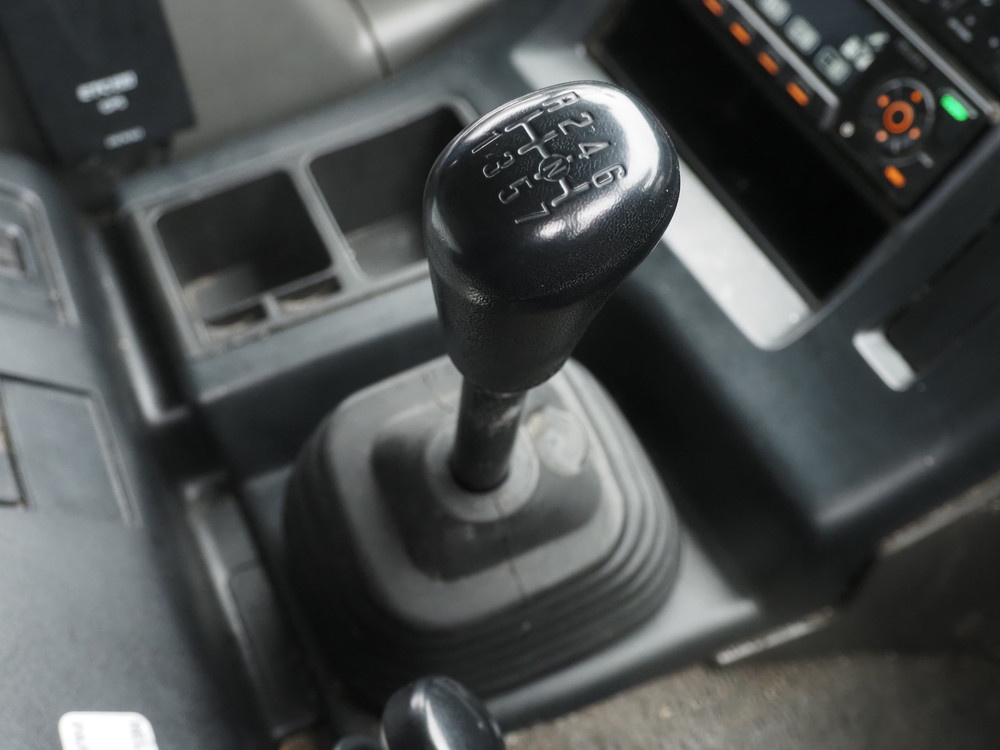 いすゞ ギガ ウイング車 大型 QKG-CYJ77A 年式 H28[写真26]