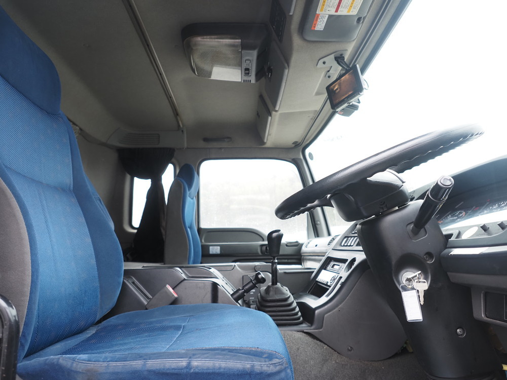 いすゞ ギガ ウイング車 大型 QKG-CYJ77A 年式 H28[写真23]