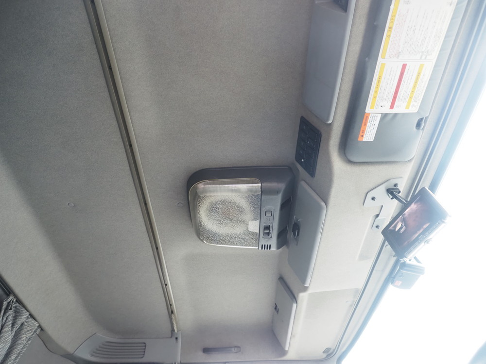 いすゞ ギガ ウイング車 大型 QKG-CYJ77A 年式 H28[写真30]