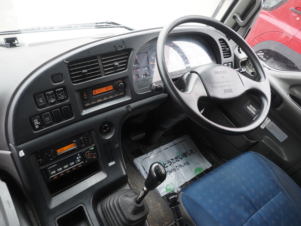 いすゞ ギガ ウイング車 大型 QKG-CYJ77A 年式 H28[写真25]