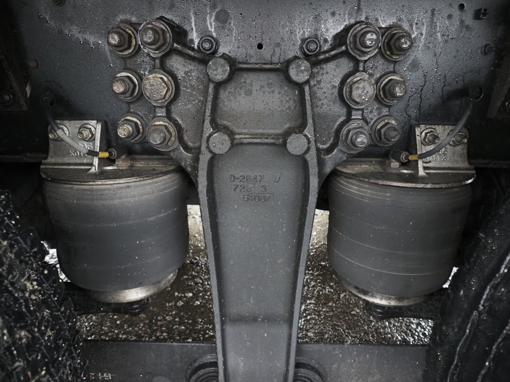 いすゞ ギガ ウイング車 大型 QKG-CYJ77A 年式 H28[写真33]