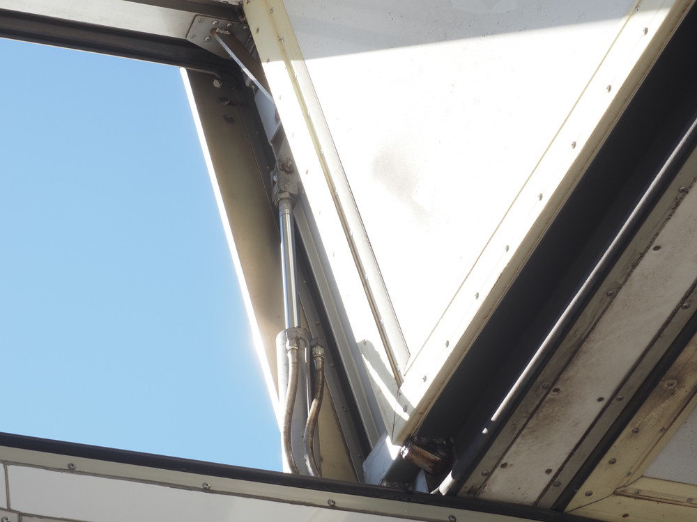 三菱ふそう スーパーグレート 冷凍ウイング 大型 QPG-FS64VZ 年式 H27[写真15]