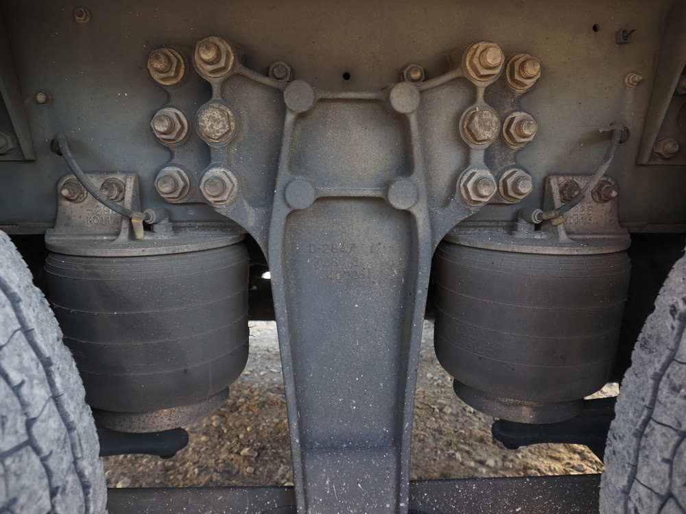 いすゞ ギガ ウイング車 大型 QKG-CYJ77A 年式 H26[写真39]