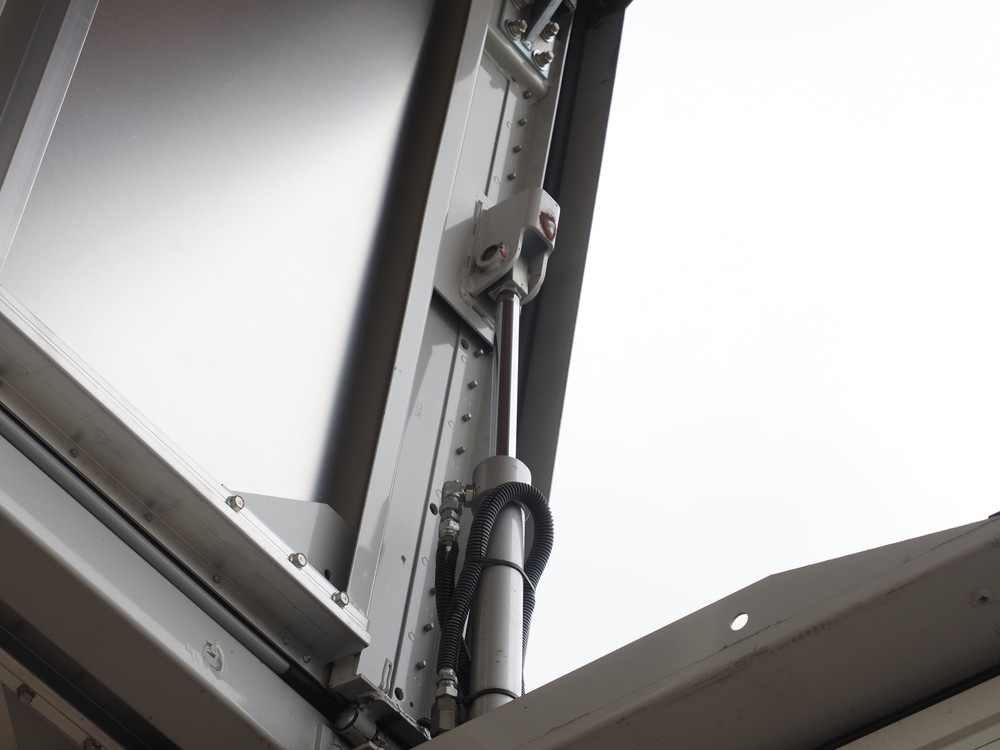 三菱ふそう ファイター ウイング車 中型 TKG-FK61F 年式 H28[写真18]