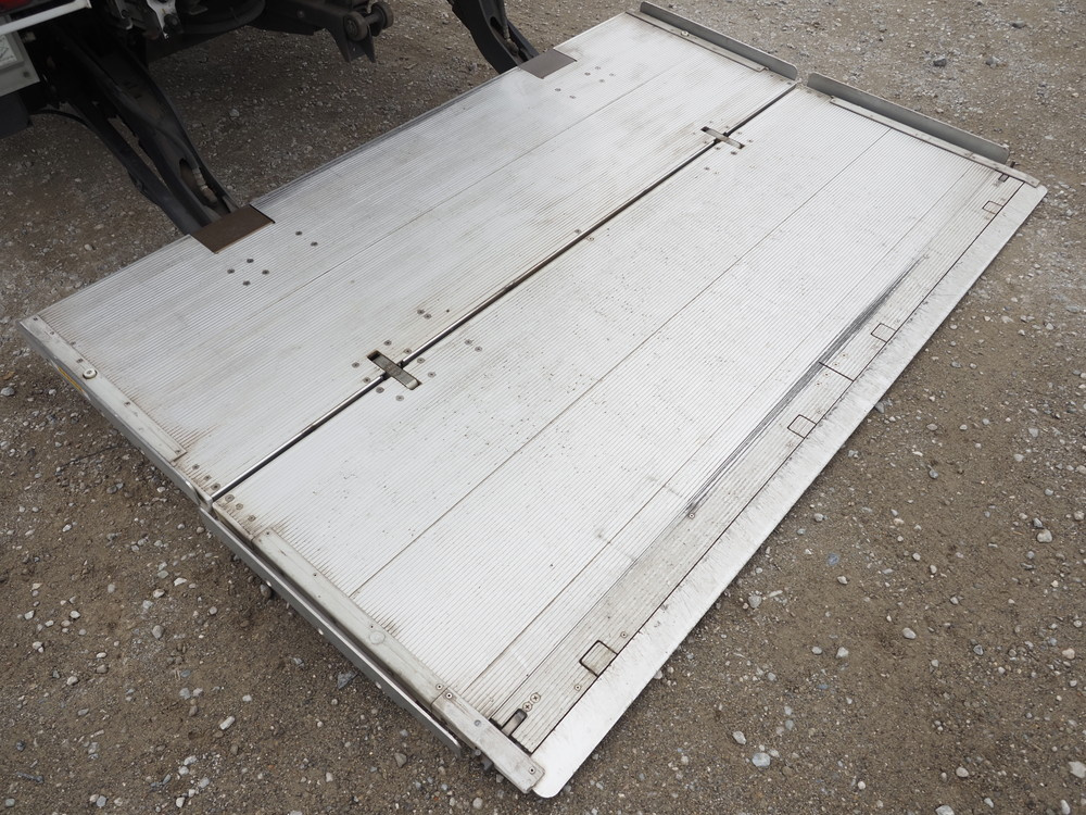 三菱ふそう ファイター ウイング車 中型 TKG-FK61F 年式 H28[写真28]