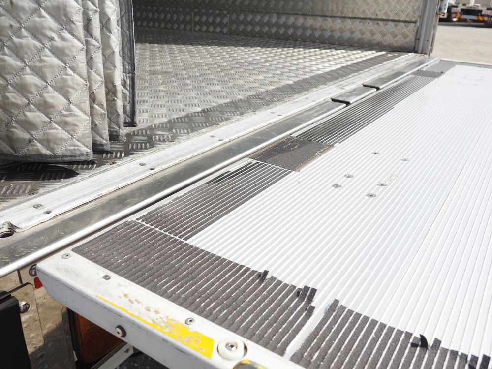 日野 レンジャー 冷凍バン 中型 TKG-FC9JKAA 年式 H26[写真18]