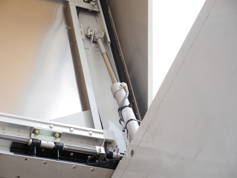 いすゞ フォワード ウイング車 中型 2RG-FRR90T2 年式 H30[写真11]