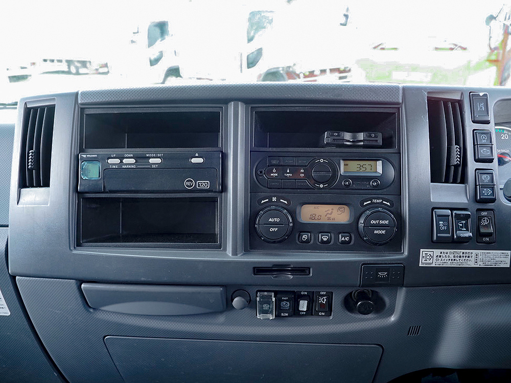 いすゞ フォワード ウイング車 中型 2RG-FRR90T2 年式 H30[写真33]