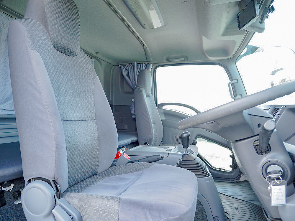 いすゞ フォワード ウイング車 中型 2RG-FRR90T2 年式 H30[写真29]