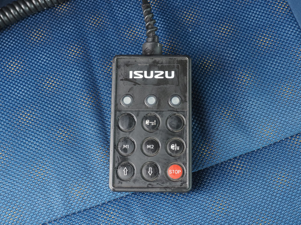 いすゞ ギガ ウイング車 大型 QKG-CYJ77A 年式 H26[写真42]