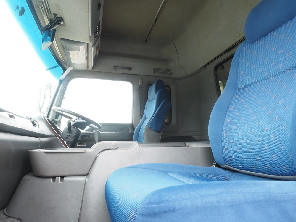 いすゞ ギガ ウイング車 大型 QKG-CYJ77A 年式 H26[写真45]