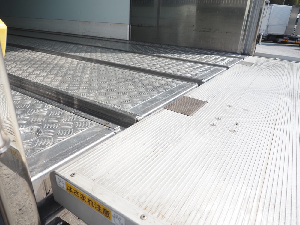 日野 プロフィア 冷凍バン 大型 2DG-FR1EHG 年式 R2[写真24]