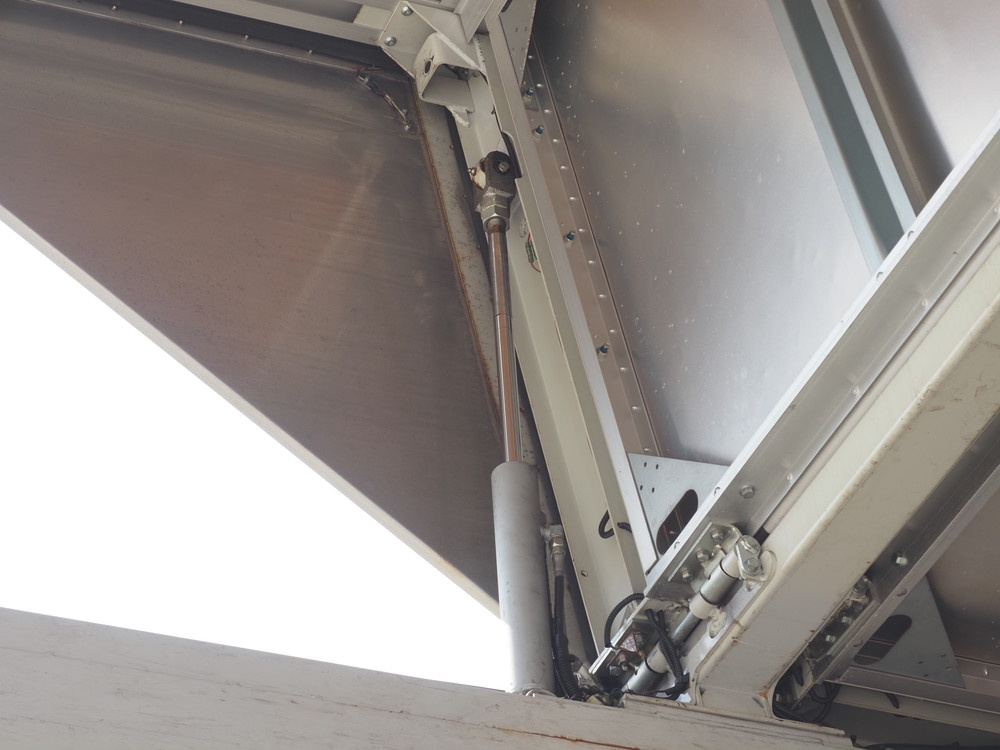 いすゞ ギガ ウイング車 大型 QKG-CYJ77A 年式 H26[写真17]