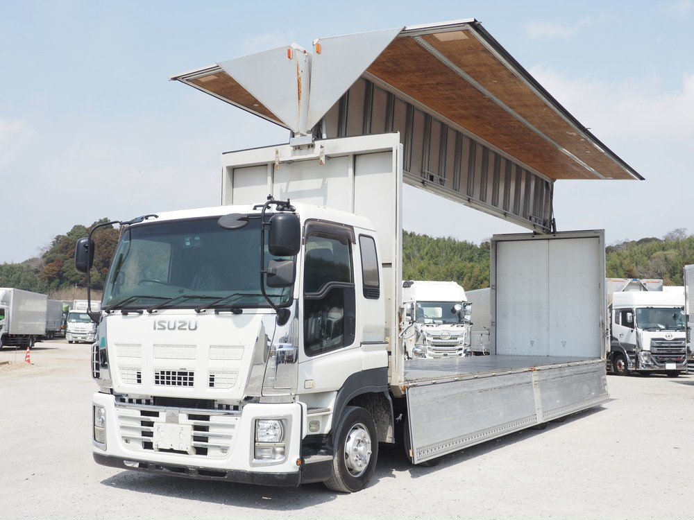 いすゞ ギガ ウイング車 大型 QKG-CYJ77A 年式 H26[写真02]