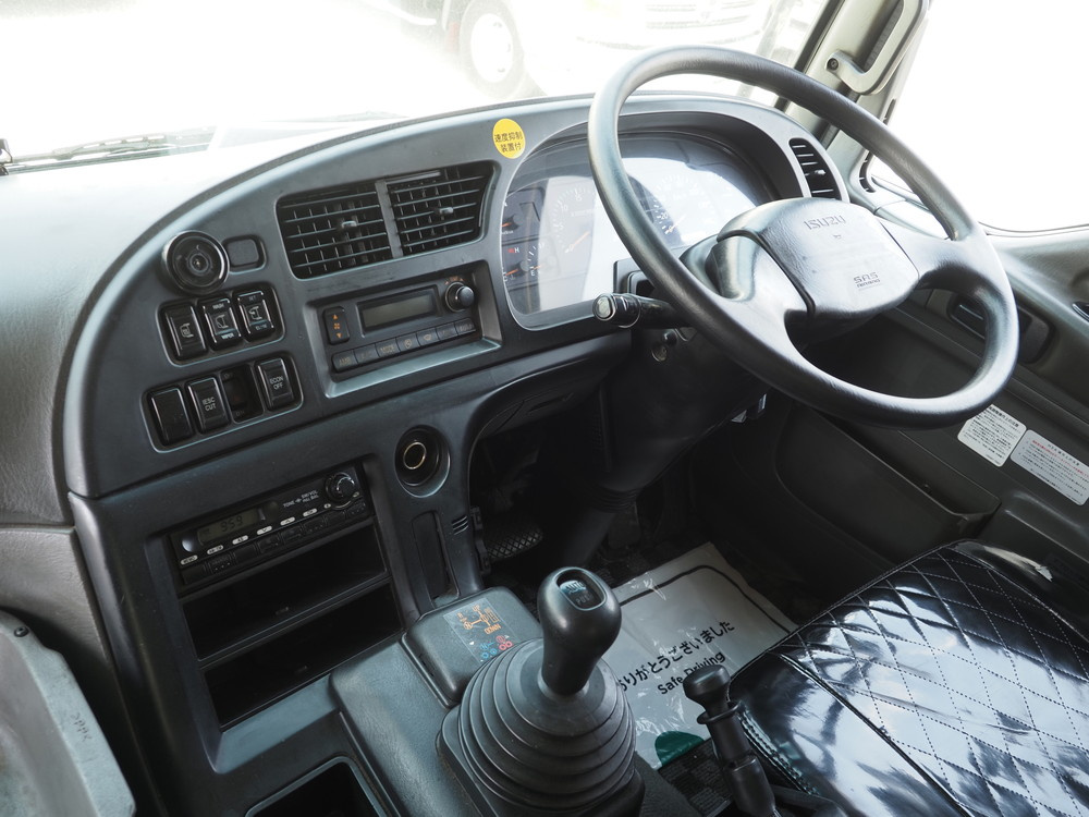 いすゞ ギガ ウイング車 大型 QKG-CYJ77A 年式 H26[写真31]