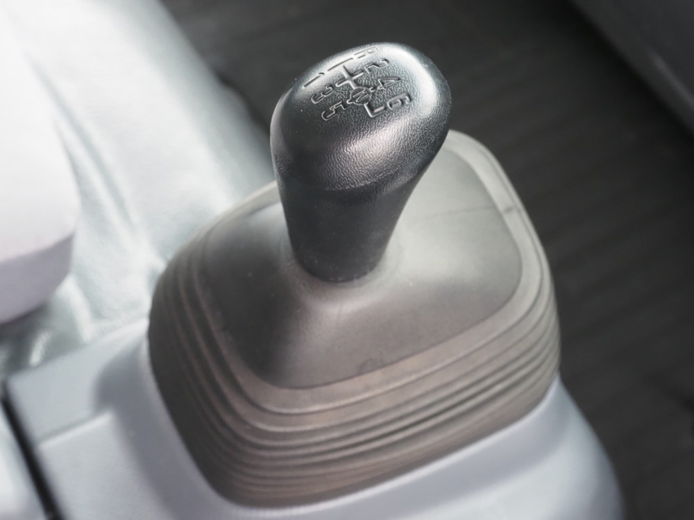 いすゞ エルフ バン車 小型 TRG-NPR85AN 年式 H28[写真24]