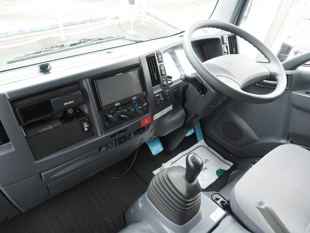 いすゞ エルフ バン車 小型 TRG-NPR85AN 年式 H28[写真23]