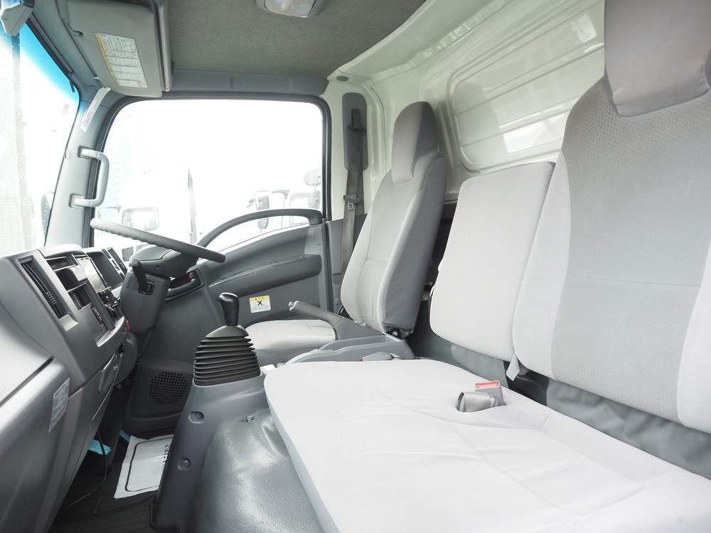 いすゞ エルフ バン車 小型 TRG-NPR85AN 年式 H28[写真29]