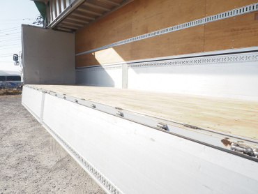 いすゞ ギガ ウイング車 大型 QKG-CYJ77B 年式 H29 [写真21]