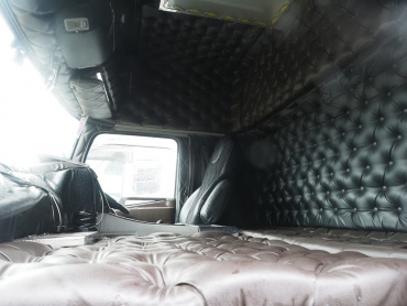 UDトラックス クオン トラクタ 大型 2PG-GK5AAB 年式 R1[写真31]