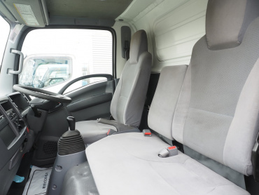 いすゞ エルフ バン車 小型 TPG-NLR85A 年式 H27[写真25]