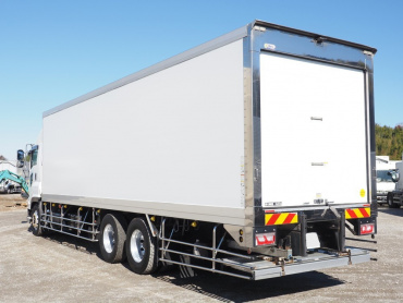 いすゞ ギガ 冷凍バン 大型 QKG-CYL77BZ 年式 H29[写真06]