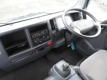 いすゞ エルフ バン車 小型 TKG-NLR85AN 年式 H25[写真18]