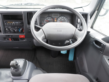 いすゞ エルフ バン車 小型 TKG-NLR85AN 年式 H25[写真17]