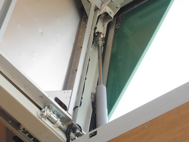 UDトラックス クオン ウイング車 大型 2PG-CG5CA 年式 R1[写真02]