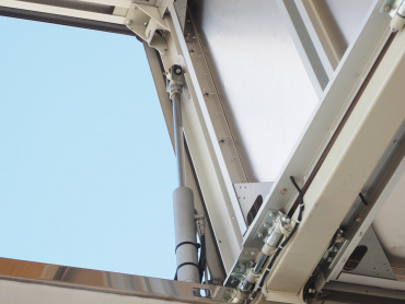 UDトラックス クオン ウイング車 大型 2PG-CG5CA 年式 R1[写真03]