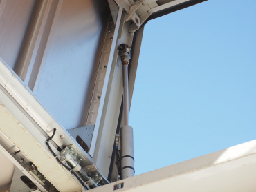 いすゞ ギガ ウイング車 大型 QKG-CYL77B 年式 H28[写真18]