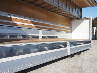 いすゞ ギガ ウイング車 大型 QKG-CYL77B 年式 H28[写真20]