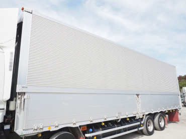 いすゞ ギガ ウイング車 大型 QKG-CYJ77A 年式 H26[写真15]