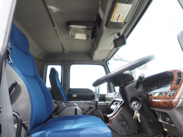 いすゞ ギガ ウイング車 大型 QKG-CYJ77A 年式 H26[写真28]