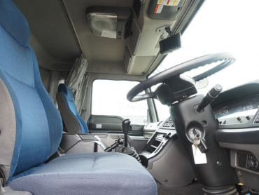 いすゞ ギガ ウイング車 大型 QKG-CYJ77A 年式 H27 [写真29]