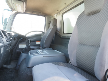 いすゞ フォワード 冷凍バン 中型 2PG-FRR90T2 年式 H30[写真31]