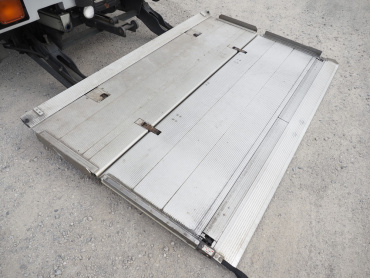 三菱ふそう スーパーグレート ウイング車 大型 QPG-FS64VZ 年式 H29[写真28]