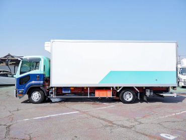 いすゞ フォワード 冷凍バン 中型 2PG-FRR90T2 年式 H30[写真11]