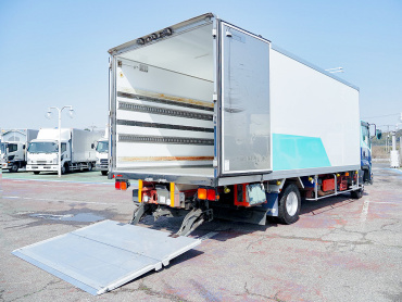 いすゞ フォワード 冷凍バン 中型 2PG-FRR90T2 年式 H30[写真19]