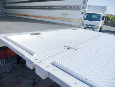 いすゞ フォワード 冷凍バン 中型 2PG-FRR90T2 年式 H30[写真21]