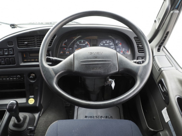 いすゞ ギガ ウイング車 大型 QKG-CYJ77A 年式 H27 [写真30]