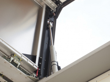 いすゞ ギガ ウイング車 大型 QKG-CYJ77A 年式 H27 [写真18]