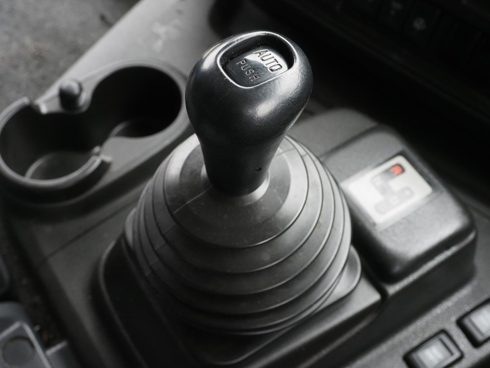 いすゞ ギガ ウイング車 大型 QPG-CYJ77B 年式 H28[写真30]