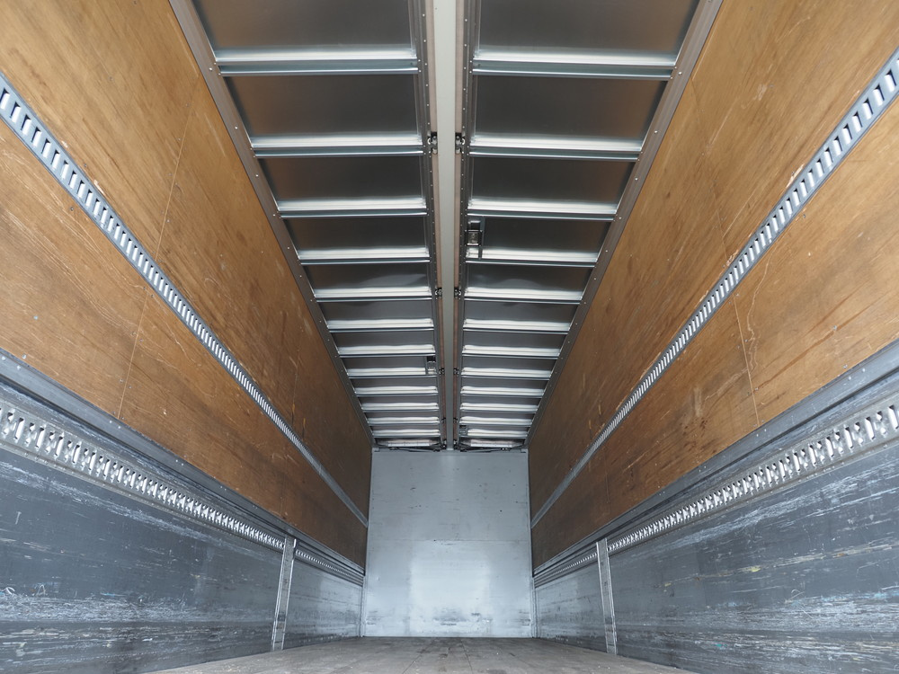 いすゞ ギガ ウイング車 大型 QKG-CYJ77A 年式 H26[写真14]