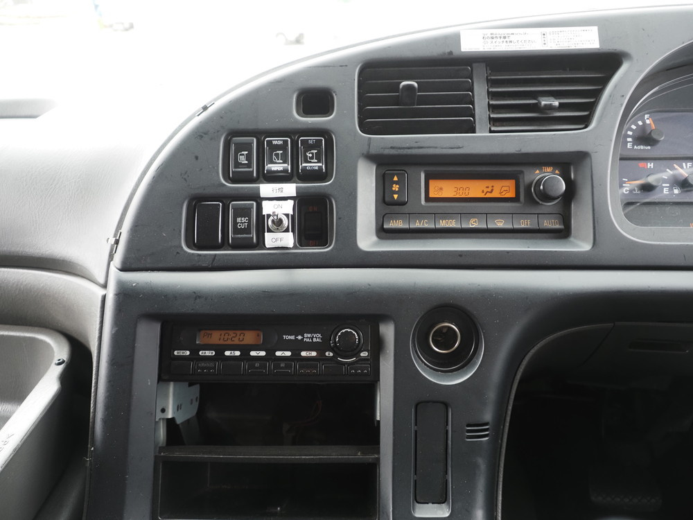 いすゞ ギガ ウイング車 大型 QKG-CYJ77A 年式 H26[写真21]