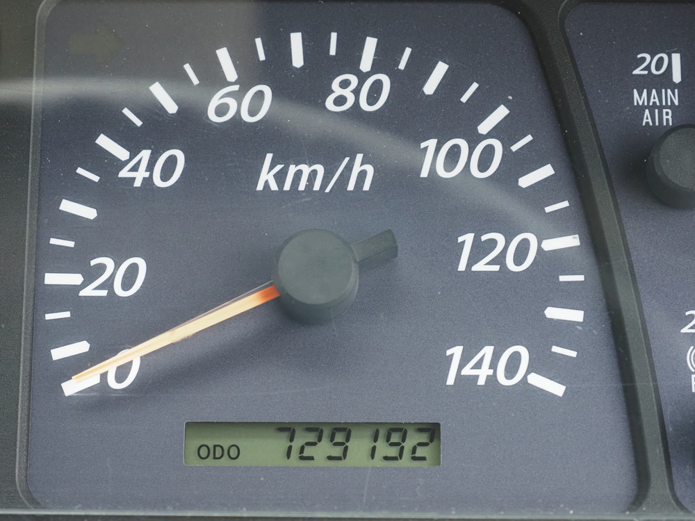 いすゞ ギガ ウイング車 大型 QKG-CYJ77A 年式 H26[写真25]